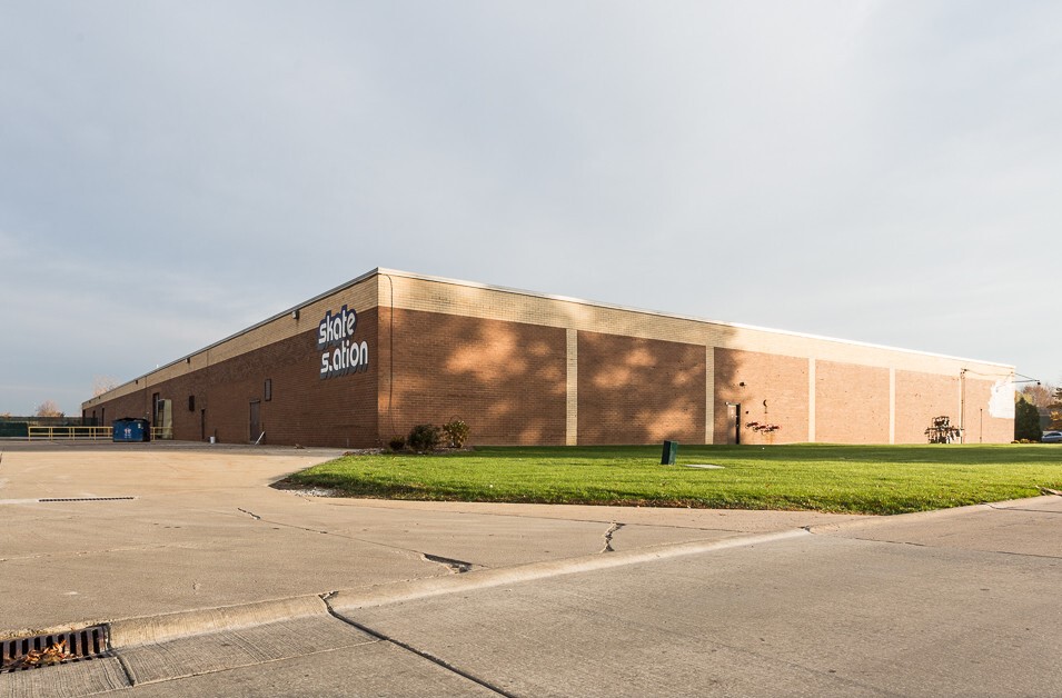 https://www.teamweston.com/wp-content/uploads/2022/09/1261-Industrial-exterior.jpg